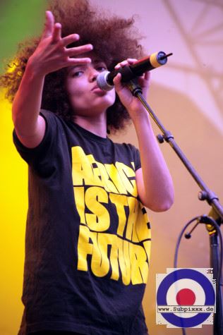 Nneka (NGR) 24. Summer Jam Festival - Fuehlinger See, Koeln - Green Stage 05. Juli 2009 (12).JPG